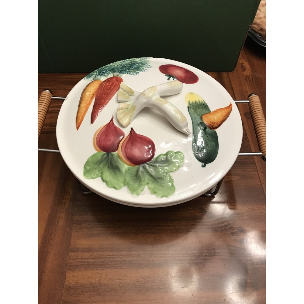 Tuscan‎ made Italy casserole dish with vegtable lid serving tray Pottery